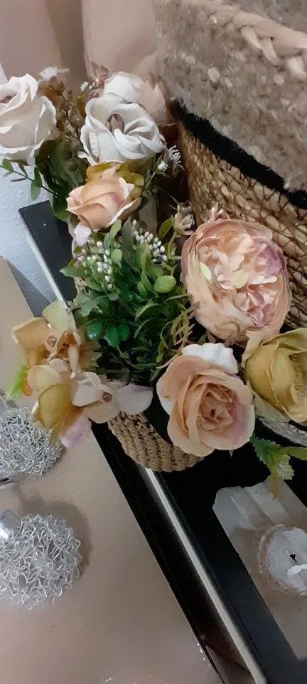 Luxurious Autumn White Silk Roses Bouquet for Timeless Elegance photo review