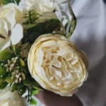 Luxurious Autumn White Silk Roses Bouquet for Timeless Elegance photo review