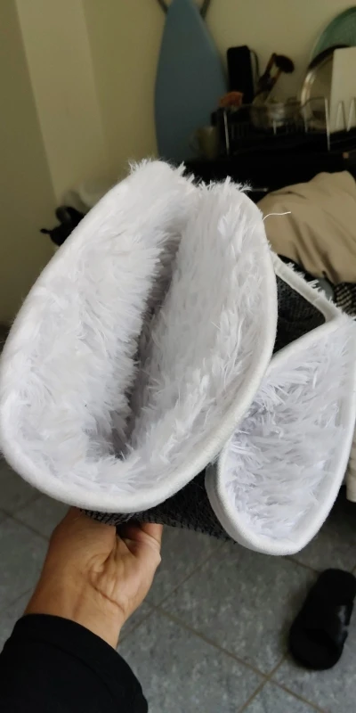 Ultra Cozy Fluffy White Round Rug for Chic Home Decor photo review