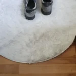 Ultra Cozy Fluffy White Round Rug for Chic Home Decor photo review