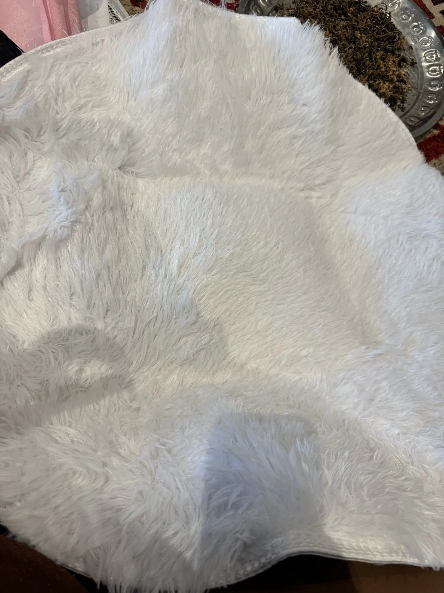 Ultra Cozy Fluffy White Round Rug for Chic Home Decor photo review