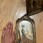 Elegant Gold Arch Photo Frame - Timeless Memory Display photo review