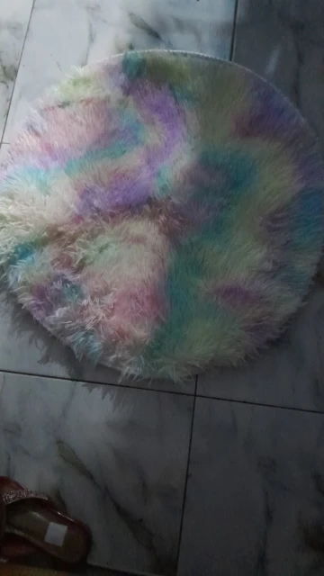 Ultra Cozy Fluffy White Round Rug for Chic Home Decor photo review