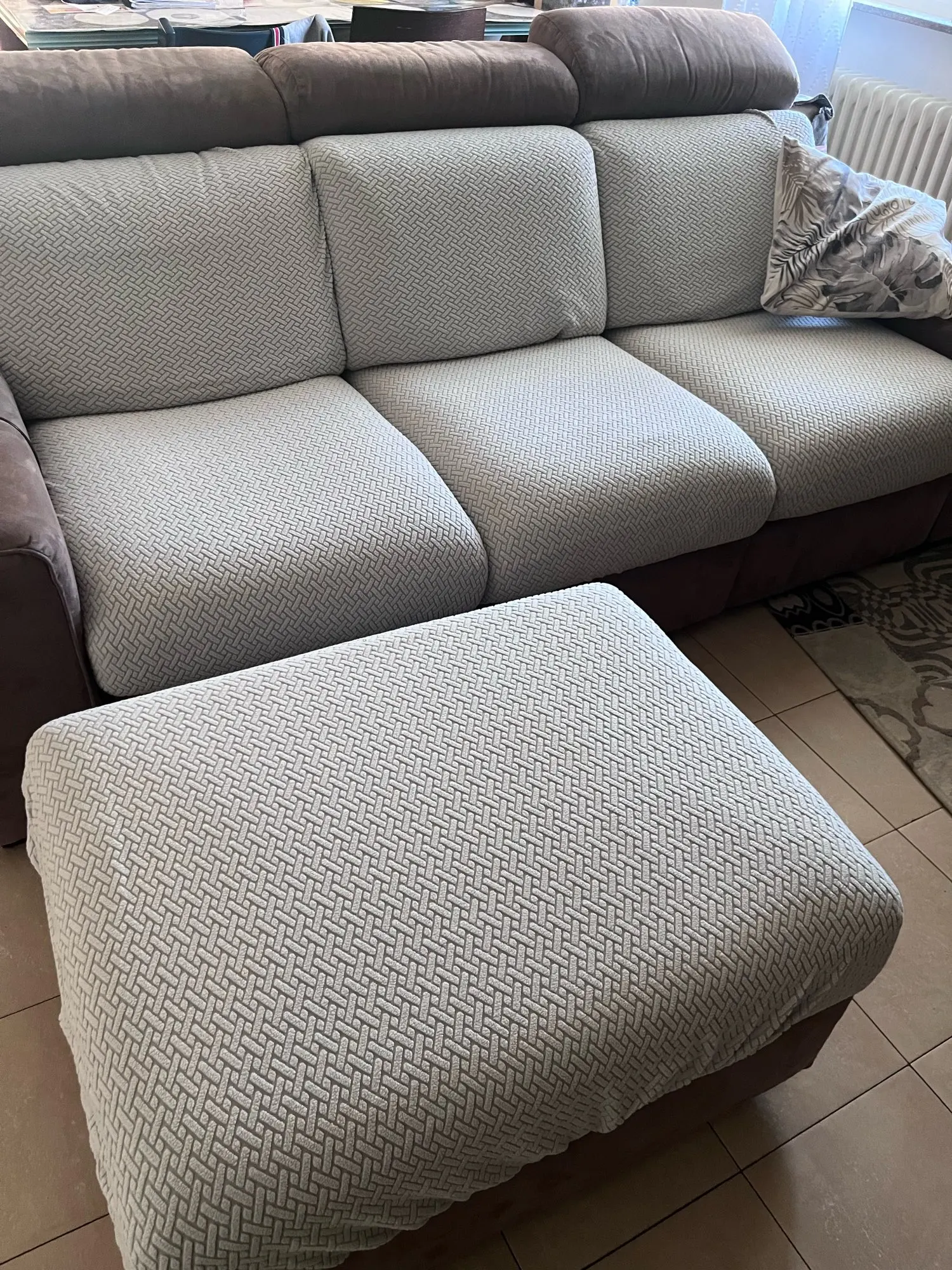 Elegant Jacquard Sofa Cover - Soft, Stretchy Protection for All Sofas photo review