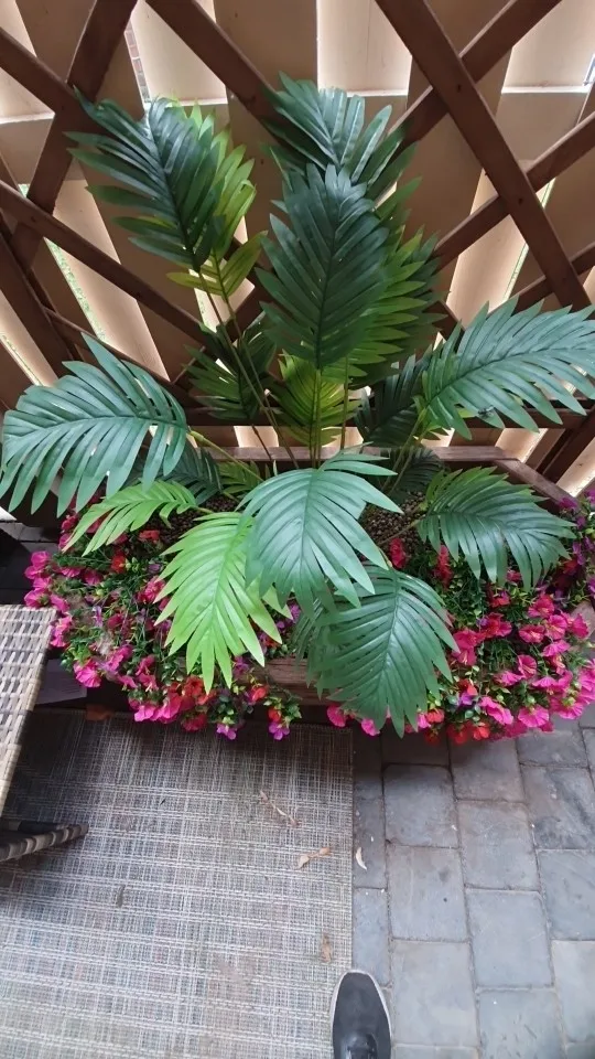 Lifelike 24-Leaf Areca Palm Duo for Effortless Decor Upgrade photo review