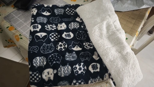 Cozy Plush Cat & Small Dog Bed Mat - Breathable & Soft photo review