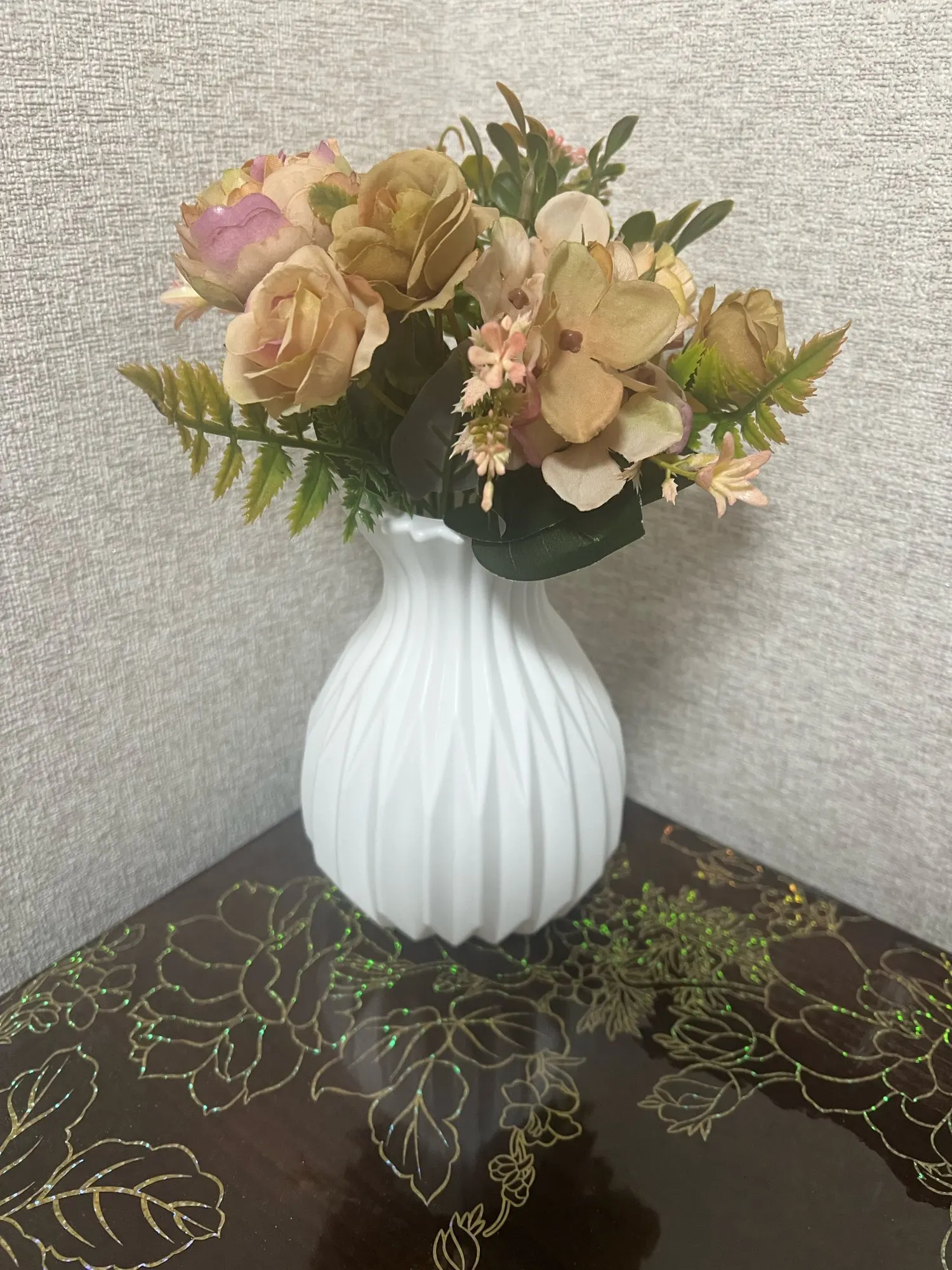 Luxurious Autumn White Silk Roses Bouquet for Timeless Elegance photo review