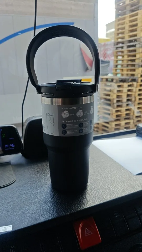 Sleek Tyeso Stainless Steel Thermos - Perfect for Hot & Cold Drinks photo review