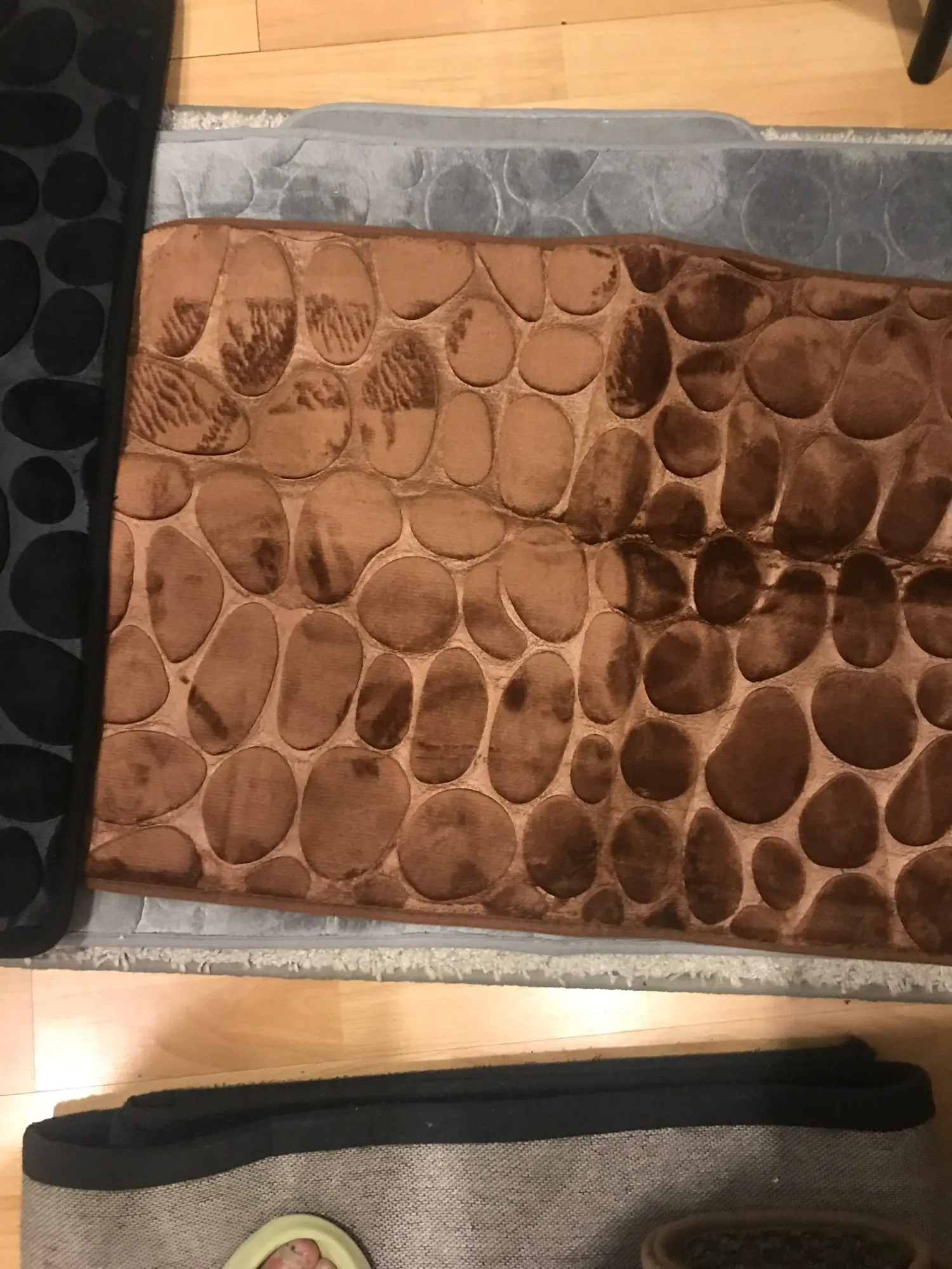 Luxurious Cobblestone Non-Slip Memory Foam Bath Mat photo review