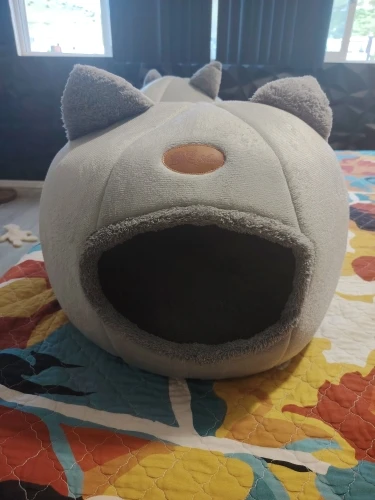 Cozy Cotton Cat Cave: Ultimate Winter Pet Bed Retreat photo review