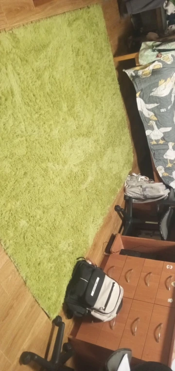 Plush White Furry Rug - Cozy Modern Carpet for Kids' Rooms photo review