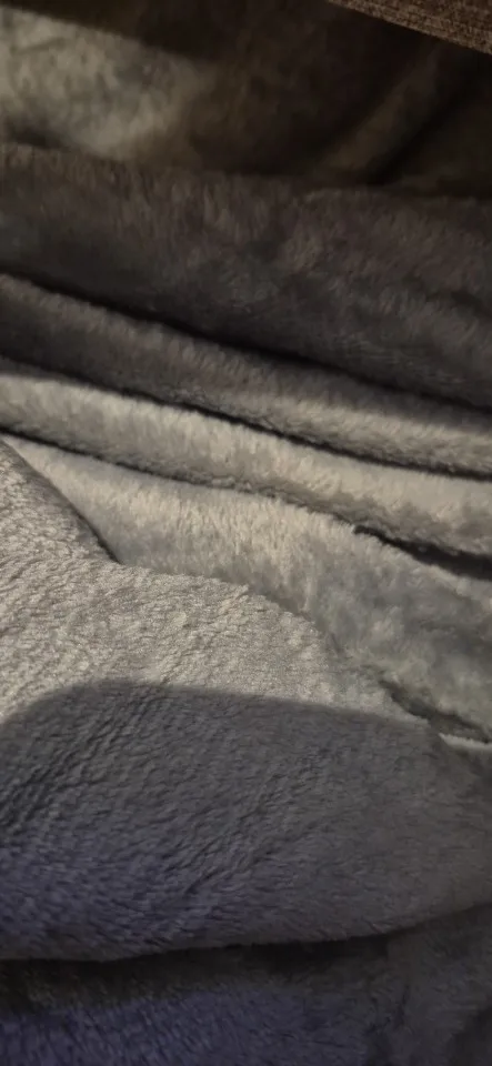 Cozy Coral Fleece Blanket - Luxurious Softness for All Seasons photo review