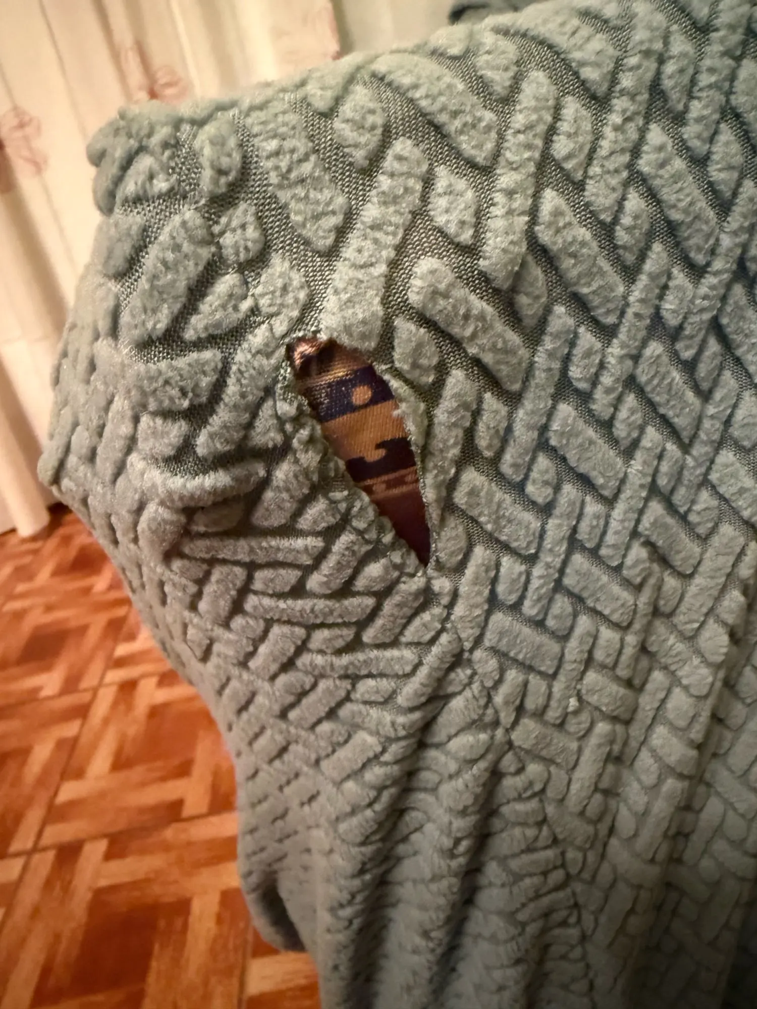 Luxurious Jacquard Sofa Cover for Custom Fit Comfort photo review