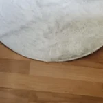 Ultra Cozy Fluffy White Round Rug for Chic Home Decor photo review