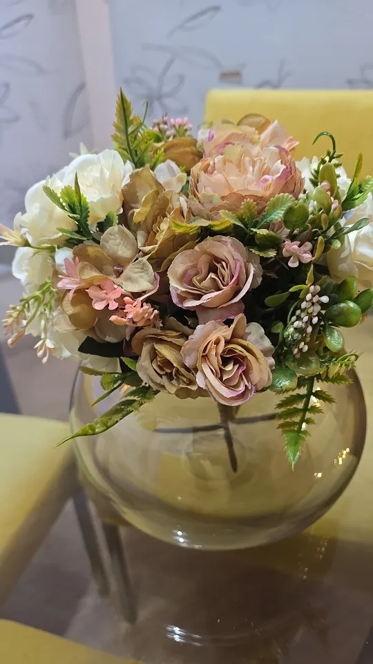 Luxurious Autumn White Silk Roses Bouquet for Timeless Elegance photo review