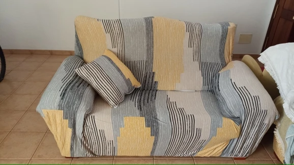 Floral Stretch Sofa Cover – Stylish Protector for Your Home photo review