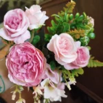 Luxurious Autumn White Silk Roses Bouquet for Timeless Elegance photo review