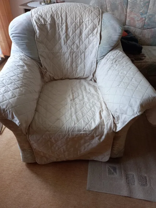 Quilted Anti-Slip Recliner Chair Cover for Stylish Protection photo review