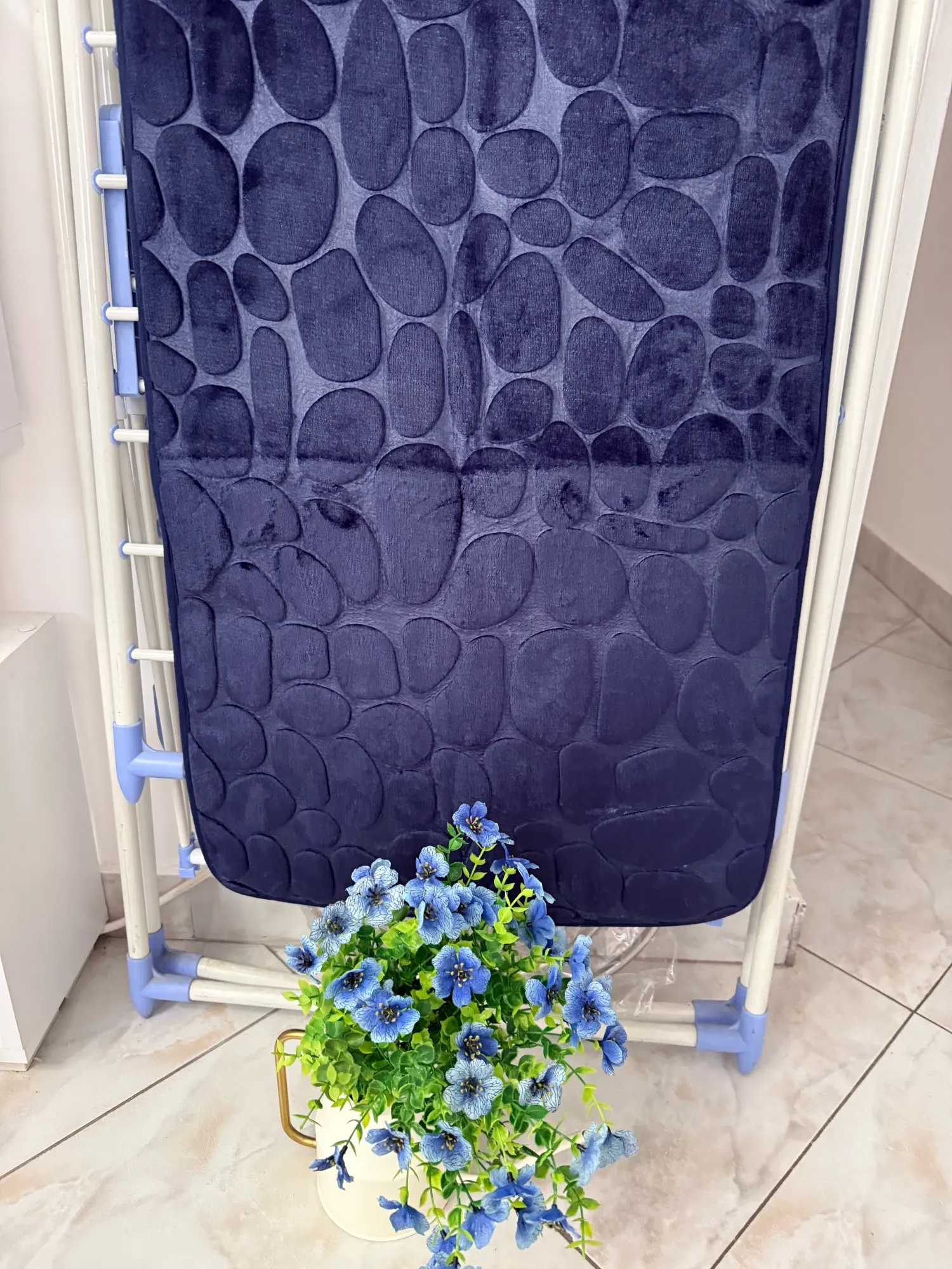 Luxurious Cobblestone Non-Slip Memory Foam Bath Mat photo review