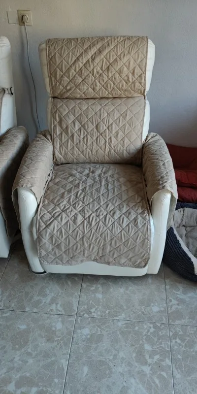 Quilted Anti-Slip Recliner Chair Cover for Stylish Protection photo review