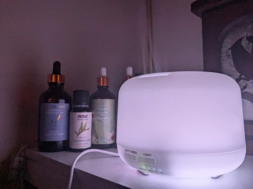 Elegant Aromatherapy Diffuser: Remote Control & LED Lights photo review