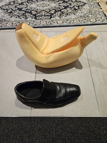 Cozy Banana Cat Bed: Cute & Portable Pet House for Cats photo review