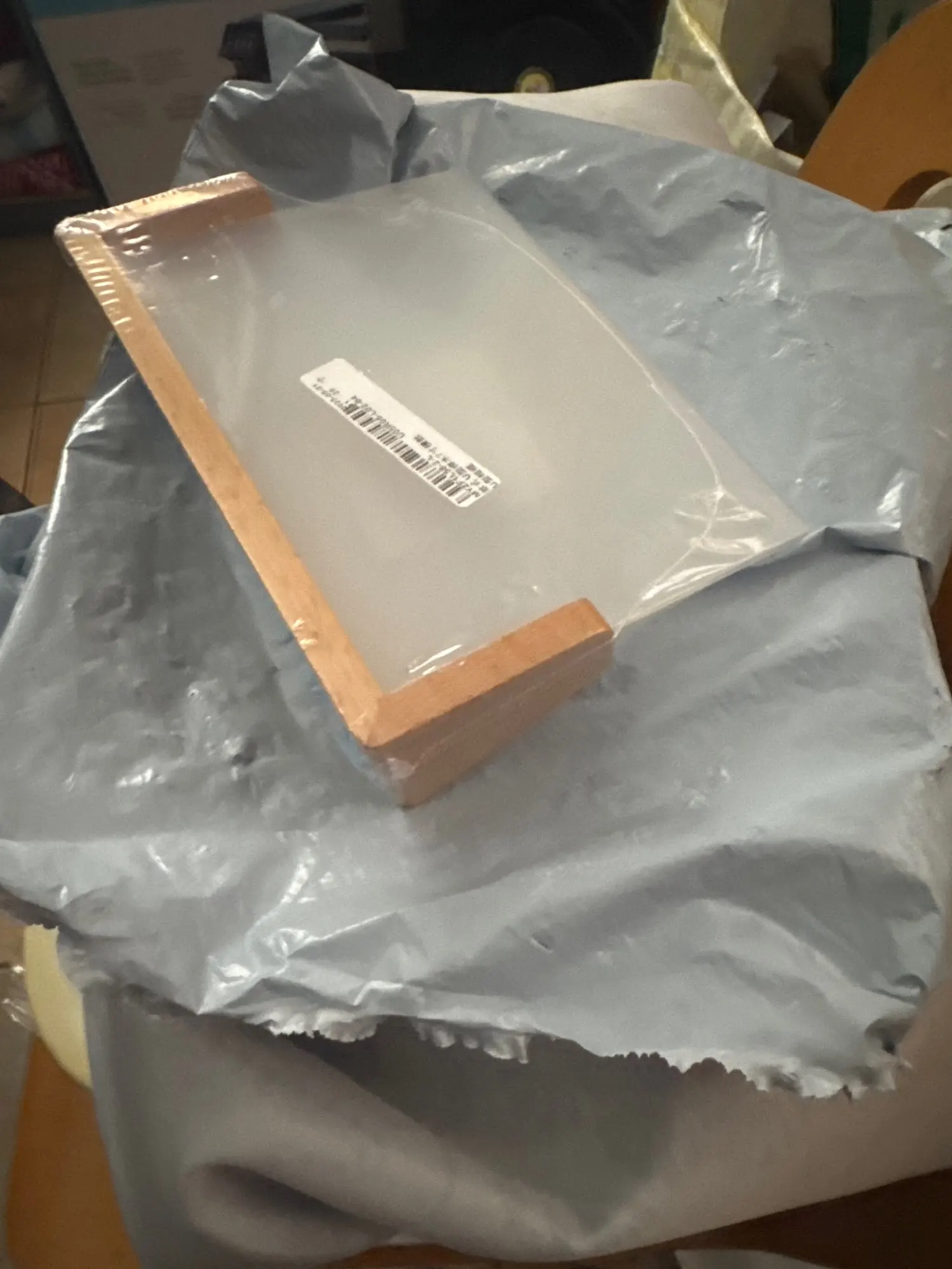 Stylish U-Shape Acrylic Photo Frame for Cherished Memories photo review