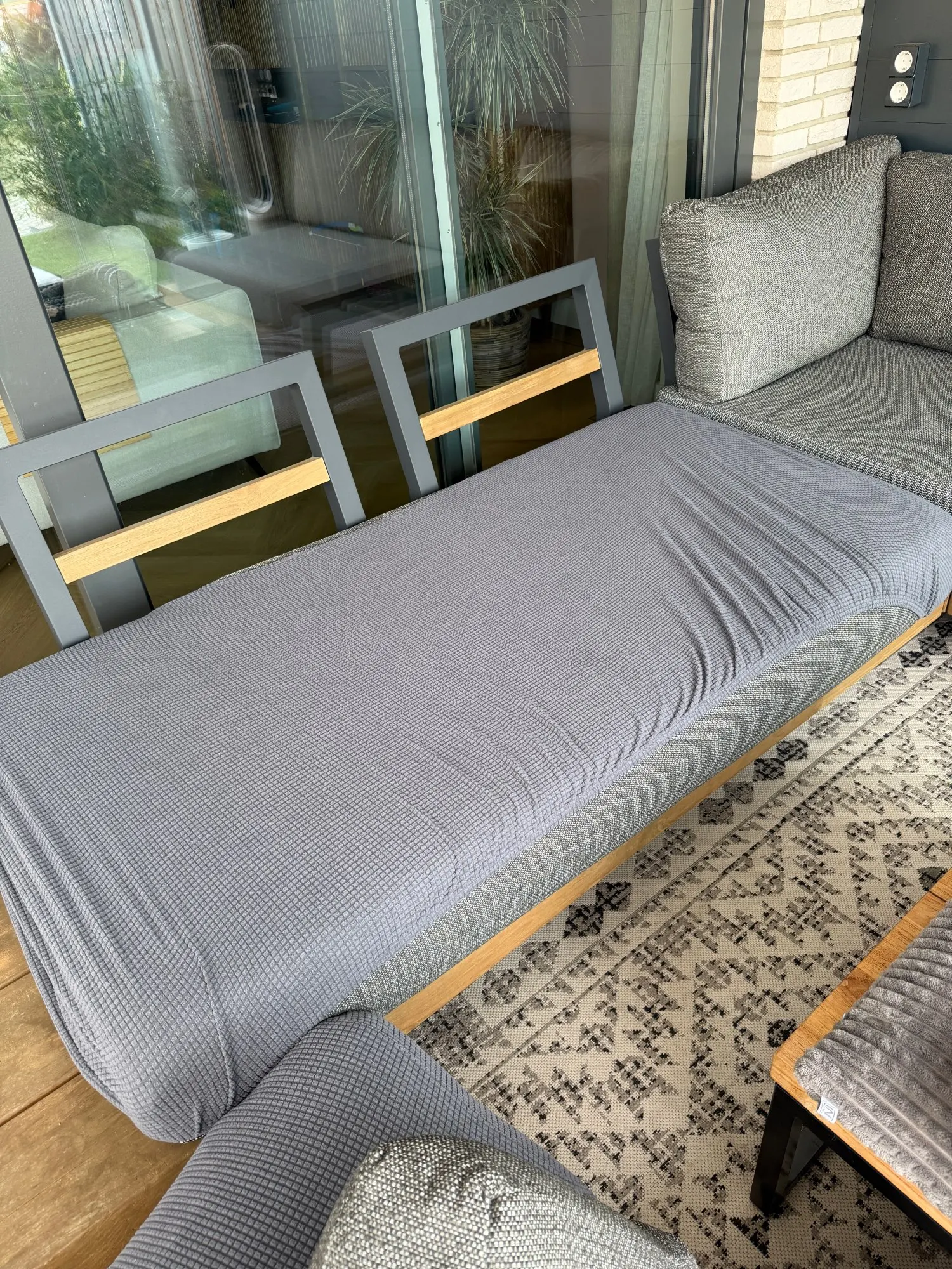 Luxurious Stretch Sofa Cover – Ultimate Living Room Protection photo review