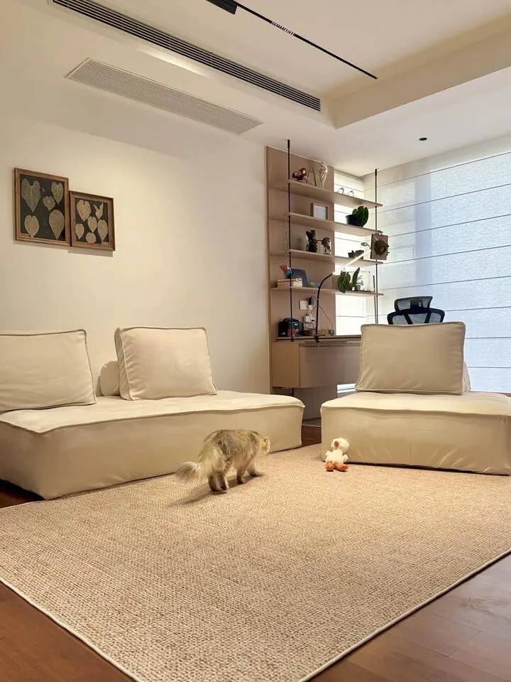 Elegant Brown Retro Area Rug for Living Room & Bedroom Comfort photo review