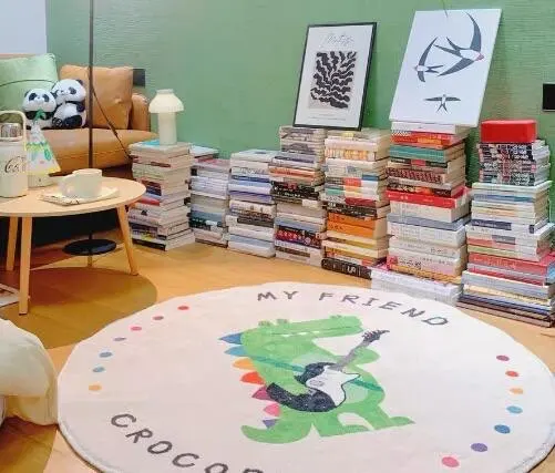 Whimsical Lion Pattern Round Carpet - Plush Soft Bedroom Mat photo review