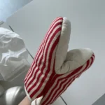 Stylish Heat-Resistant Kitchen Gloves for Safe Cooking photo review