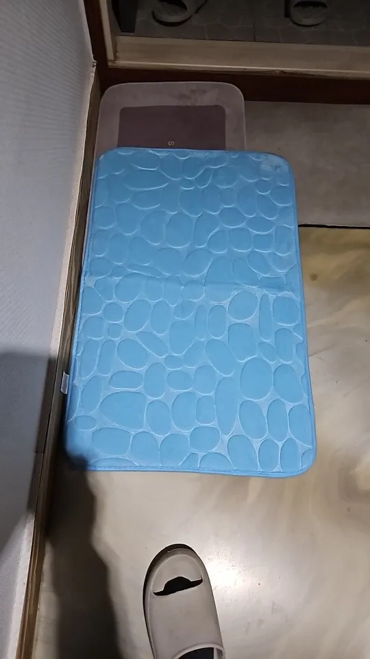 Luxurious Cobblestone Non-Slip Memory Foam Bath Mat photo review