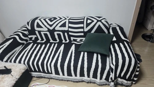 Chic Boho Chenille Sofa Towel with Tassels - Versatile Beach & Picnic Blanket photo review