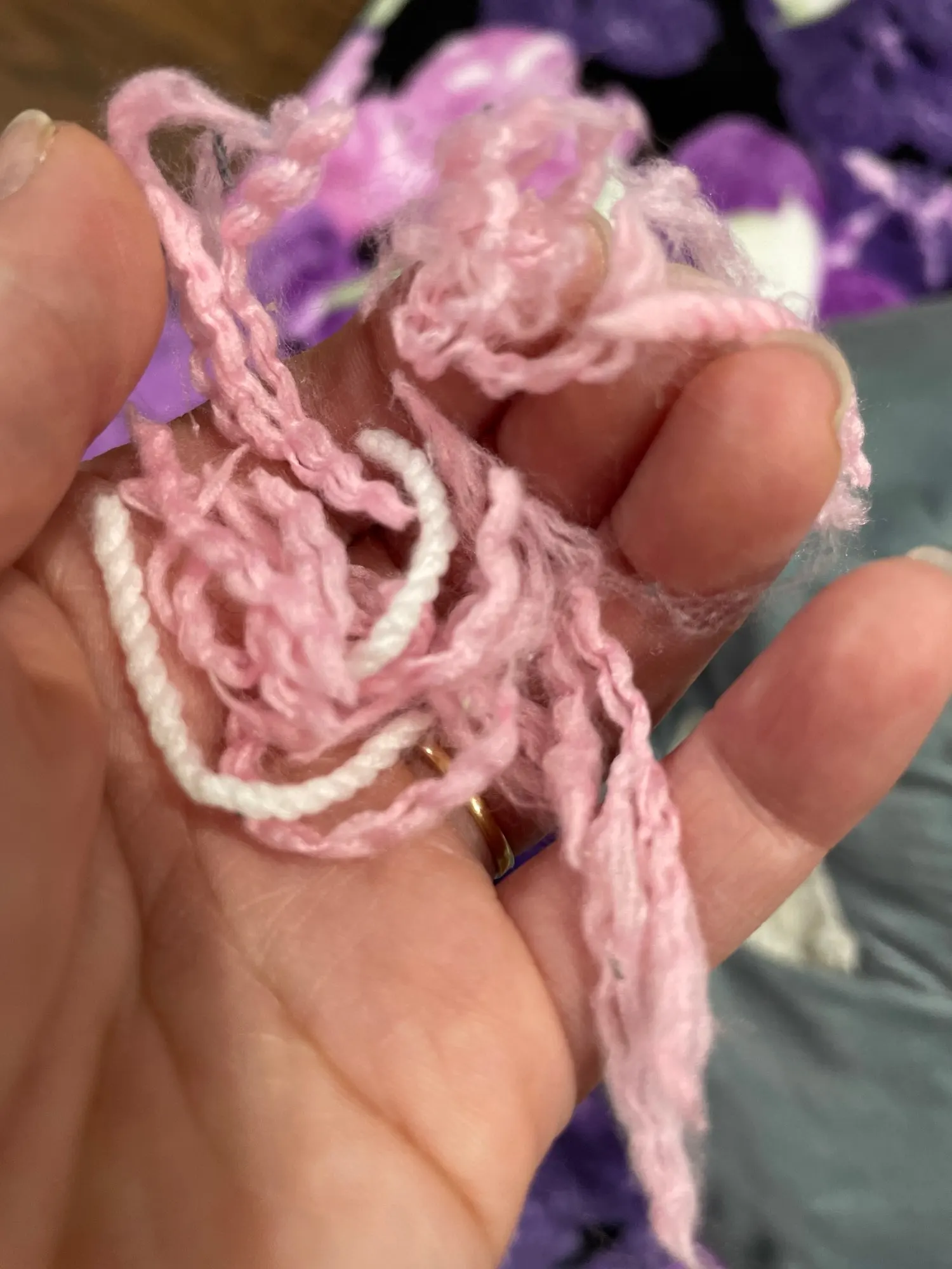 Luxurious Round Velvet Rug for Cozy Bedroom Aesthetics photo review