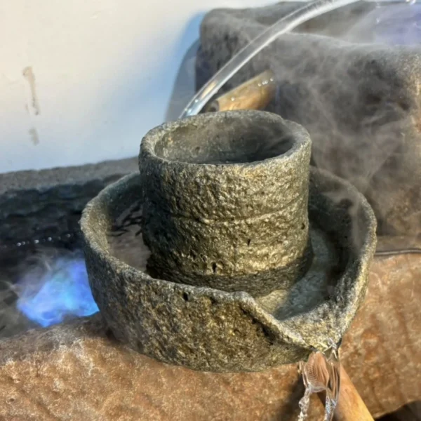 Charming Retro Stone Mill Ornament for Tea Lovers' Decor