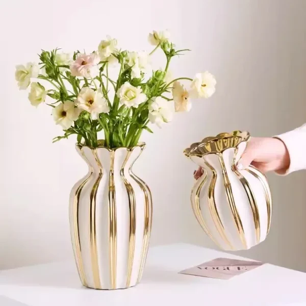 Nordic Retro Gold Painted Cream White Ceramic Vase Living Room Coffee Table Flower Arrangement Vase Girl Flower Pot Home Decor