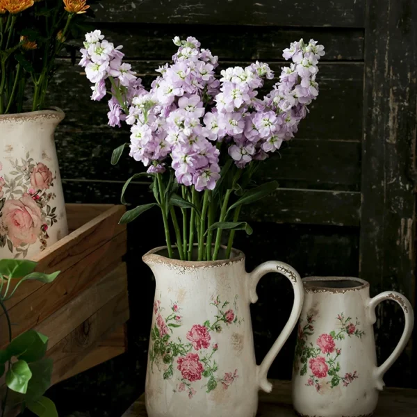 Minimalist Retro Art Vase for Elegant Home Decor Display