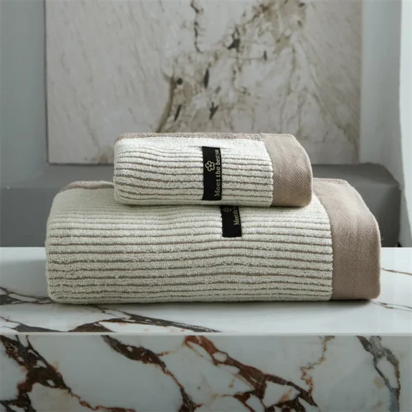 Luxurious Organic Cotton Towel Set - Soft & Quick-Dry Comfort