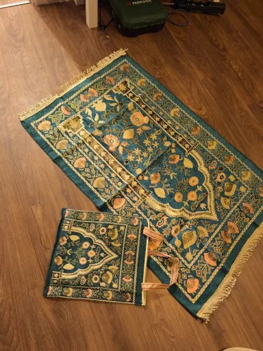 2pcs set Muslims Prayer Rugs With Bag Polyester Portable Blanket Islamic Mat with Tassels Travel Blanket Prayer Mat photo review