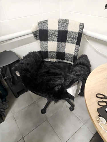 Cozy Faux Sheepskin Washable Seat Mats for Chic Spaces photo review