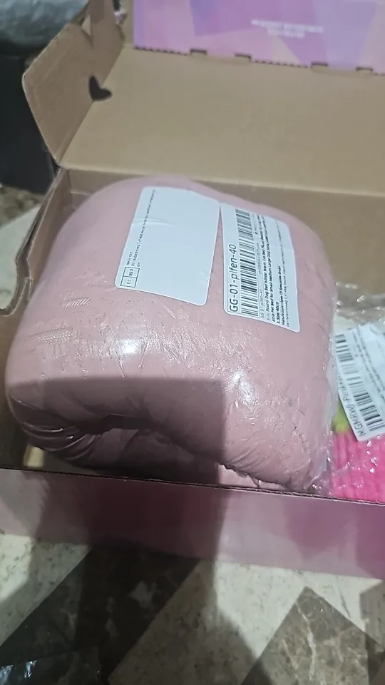 Cozy Round Plush Dog & Cat Bed for Ultimate Warmth & Style photo review