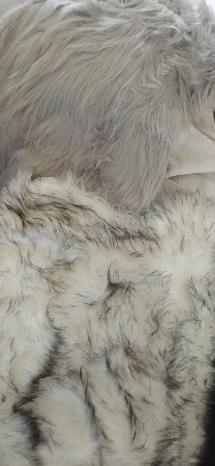 Luxurious Anti-Slip Faux Fur Area Rug - 2 x3 ft Comfort photo review