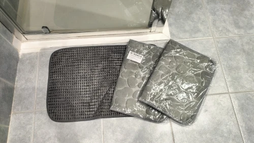 Luxurious Microfiber Pebble Mat for Stylish Home Comfort photo review