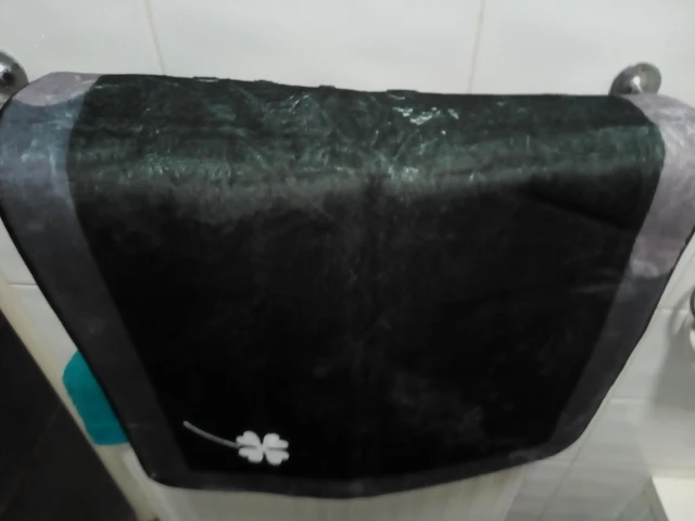 Cozy Non-Slip Flannel Bath Mat – Soft, Absorbent Elegance photo review