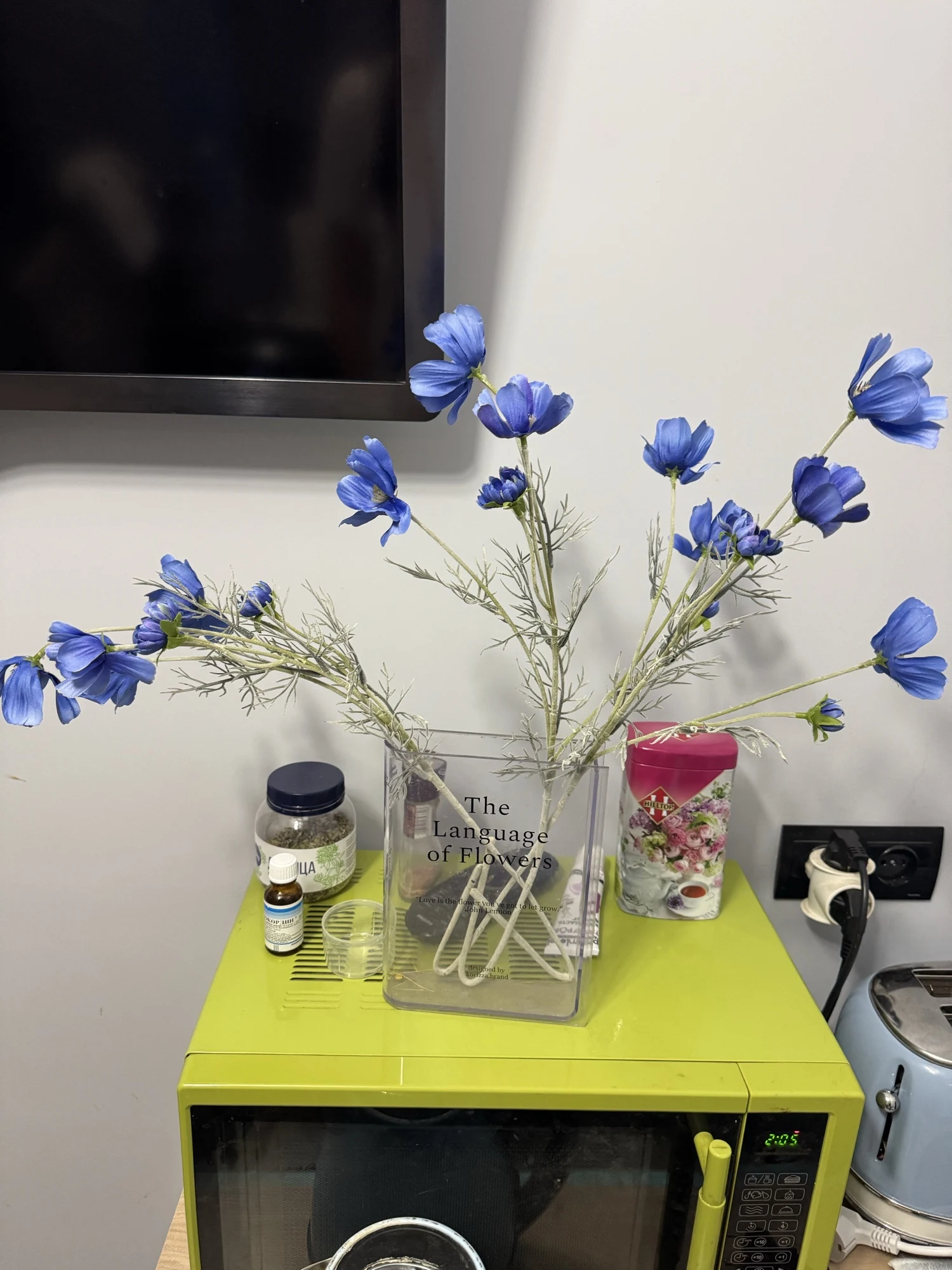 Elegant White Chamomiles Silk Flower - 60 cm Daisy Décor photo review