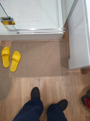 Elegant Quick-Dry Non-Slip Bathroom Mat for Ultimate Safety photo review