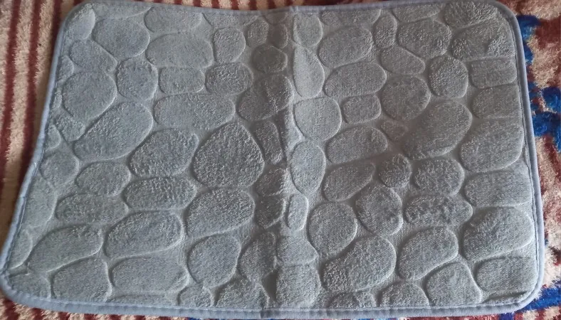 Luxurious Microfiber Pebble Mat for Stylish Home Comfort photo review