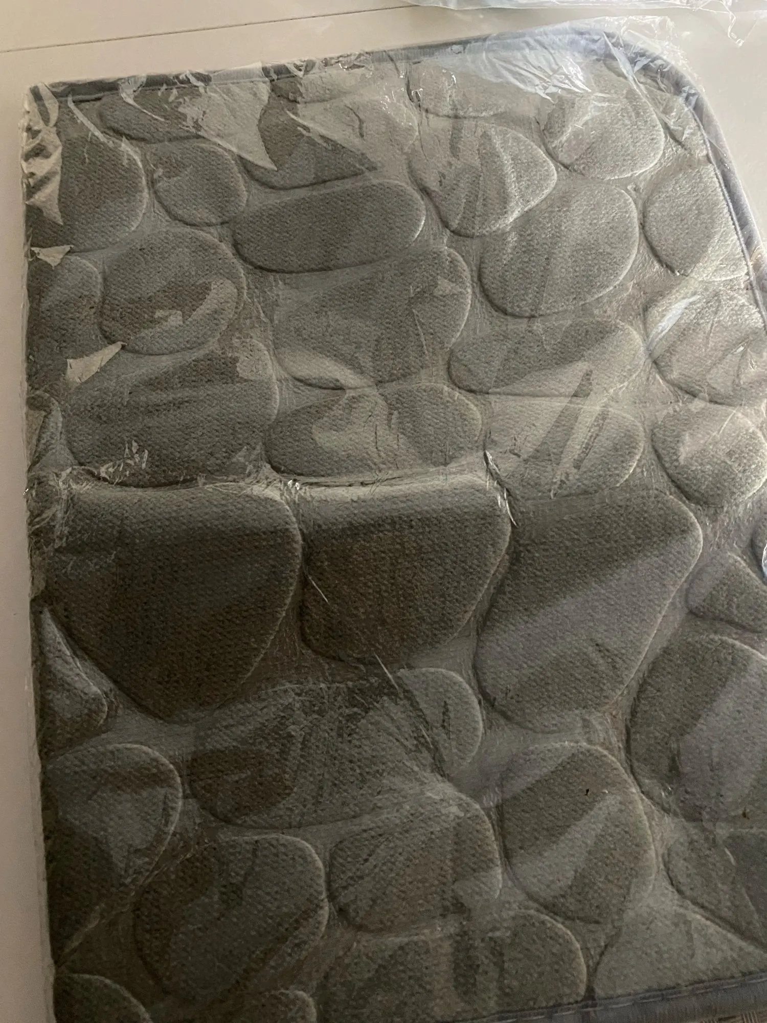 Luxurious Microfiber Pebble Mat for Stylish Home Comfort photo review