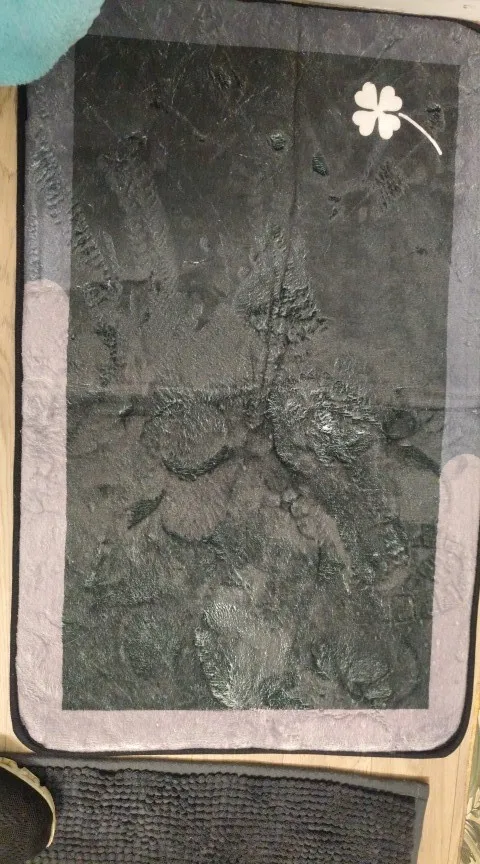 Cozy Non-Slip Flannel Bath Mat – Soft, Absorbent Elegance photo review