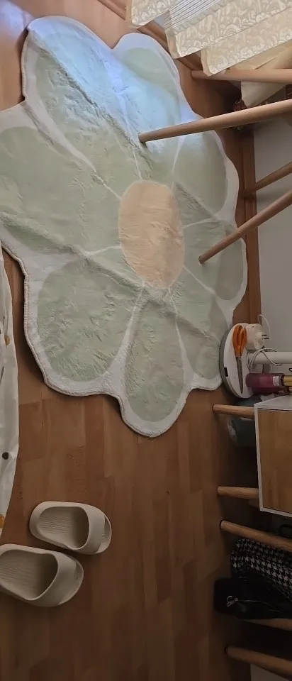 Nordic Style Living Room Decoration Plush Carpet Fluffy Soft Flower Shape Rug Simple Rugs for Bedroom Washable Bedside Floor Mat photo review